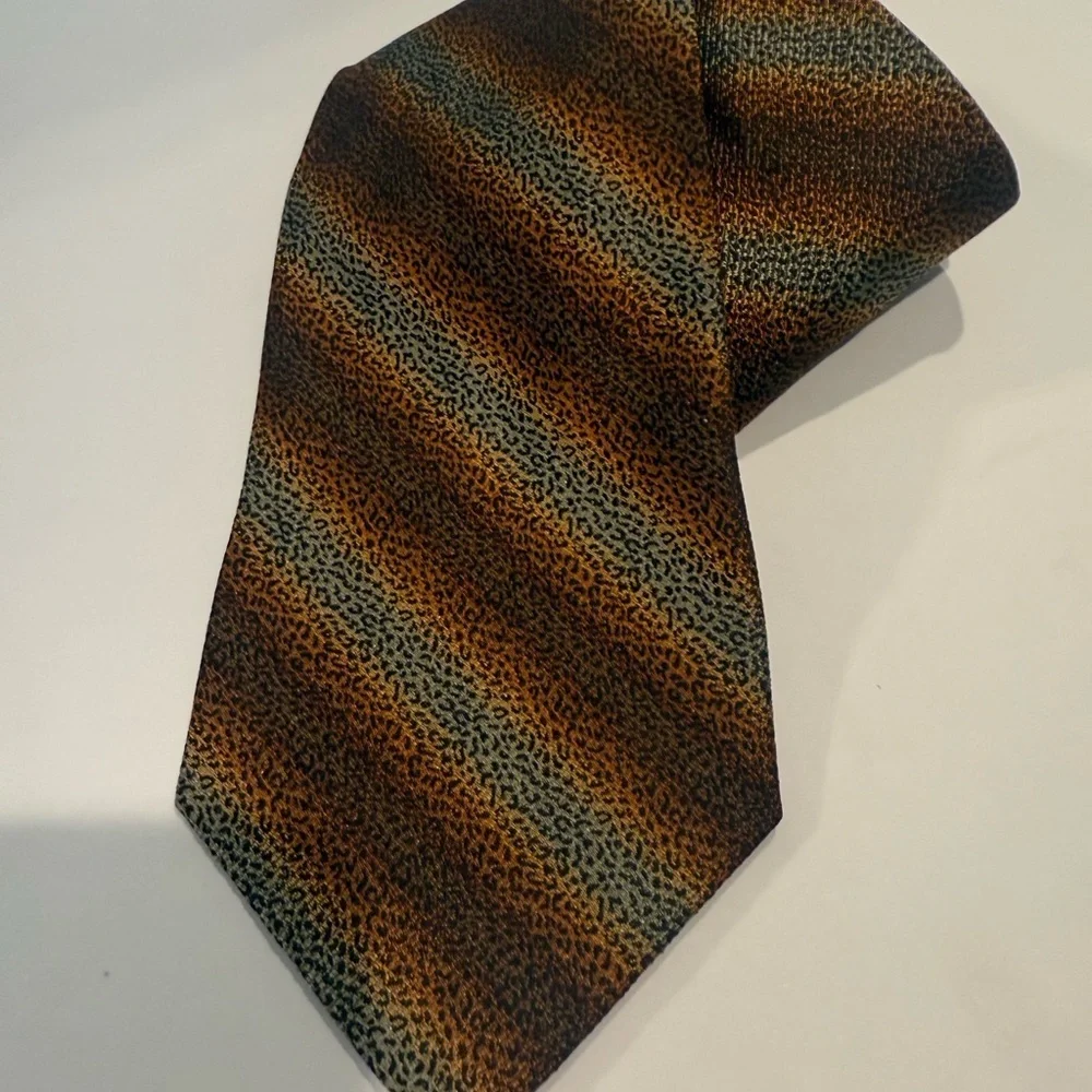 J.L . Leopard Patterned Tie